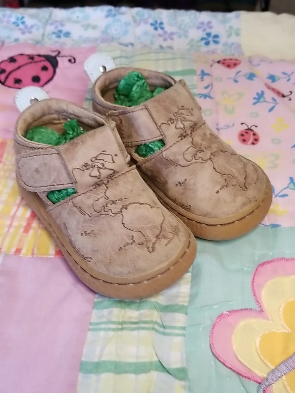 Livie & Luca Tan Brown Map-Embossed Mary Jane Baby Shoes Size 4